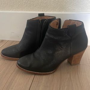 Size 5 black ankle boot